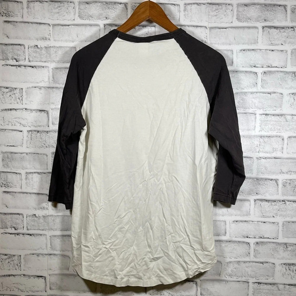 Women’s  San Antonio Spurs Junk Food Raglan style Shirt Size Medium - Picture 2 of 5